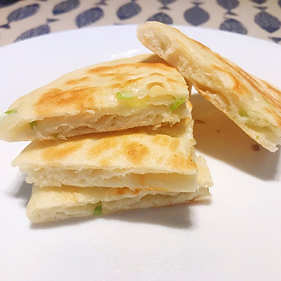 平底锅就能做——外酥内软的葱香发面饼