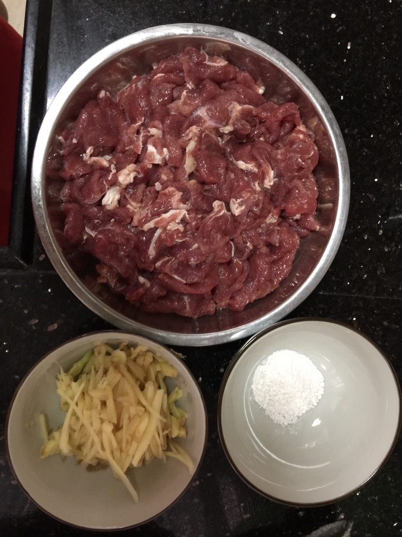 姜丝牛肉片的做法图解2