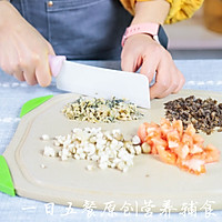 蛤蜊菌菇豆腐煲——宝宝汤羹系列的做法图解2
