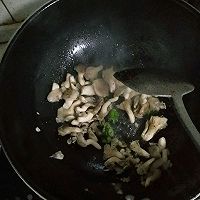 秀珍菇炒肉丝的做法图解4