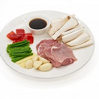 杏鲍菇炒肉片 的做法图解1