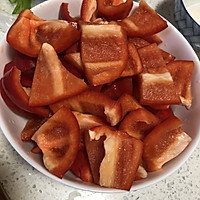 秘制好吃：番茄汁、椒烧排骨的做法图解3