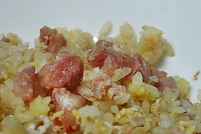 飞鱼子香肠炒饭