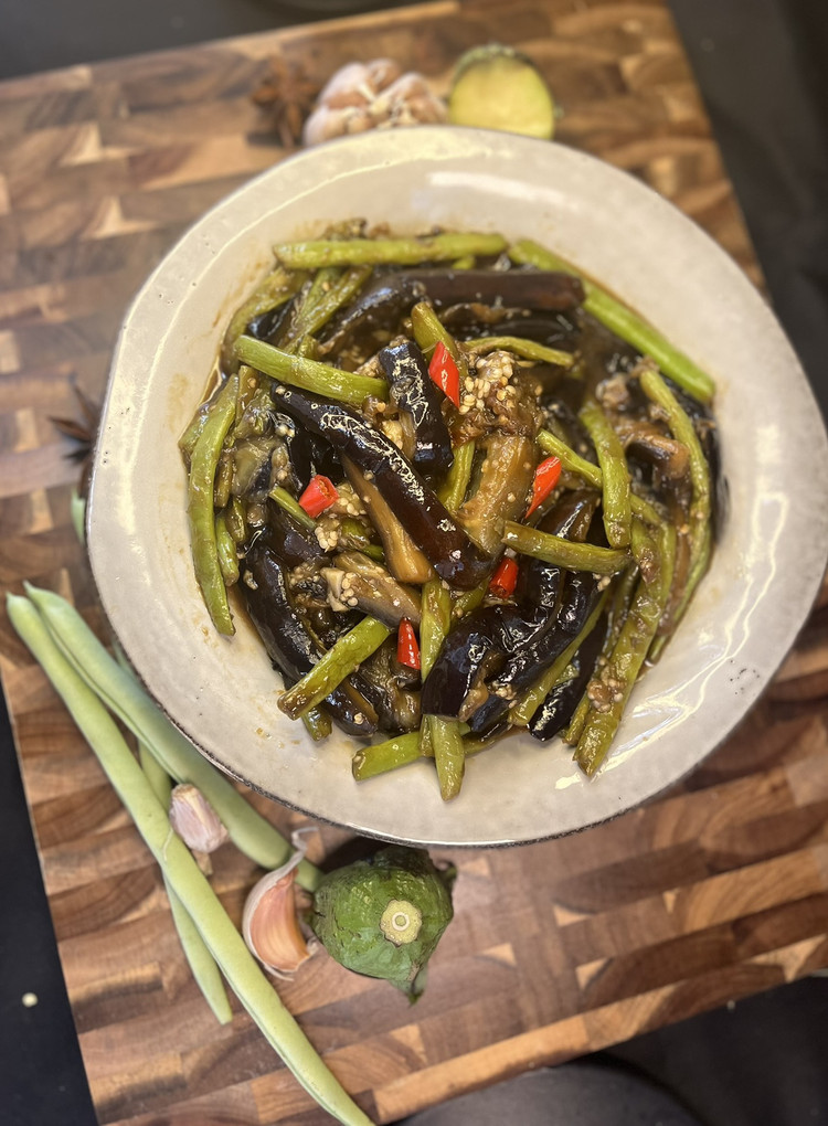 豆角烧茄子，下酒又下饭！的做法