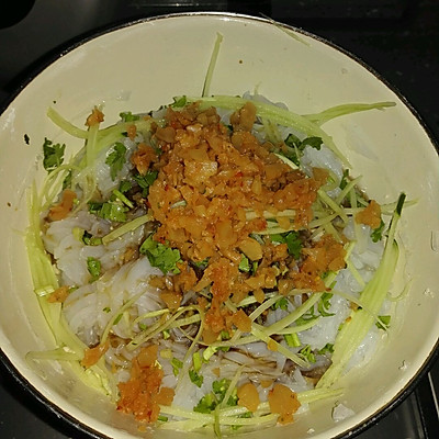 夏日消暑刮凉粉