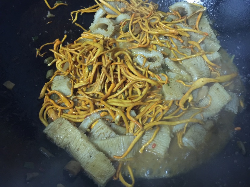 虫草花炒素肚的做法图解5
