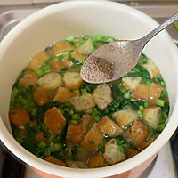 #憋在家里吃什么#菠菜油条粥的做法图解5
