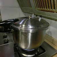 香辣猪蹄的做法图解2