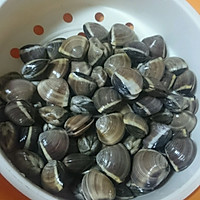 紫苏炒蛤蜊的做法图解1