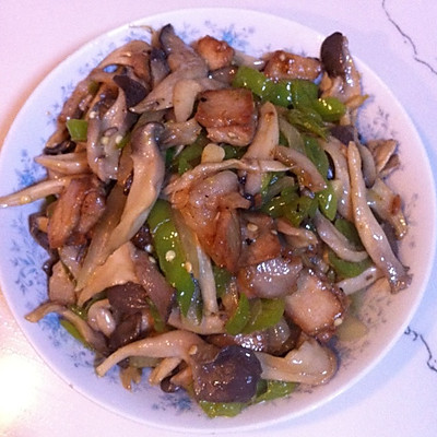 蘑菇青椒炒肉片