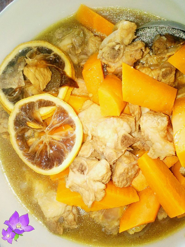 柠檬胡萝卜排骨汤的做法