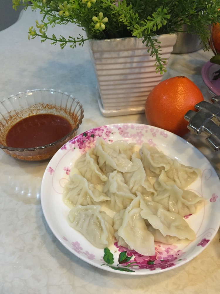 猪肉包菜馅儿饺子的做法图解7