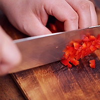 彩色蛋炒饭经典早餐的做法图解3