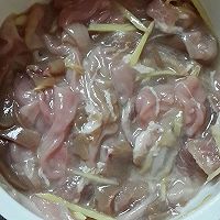 榨菜鲜虾猪杂沙锅粥的做法图解2