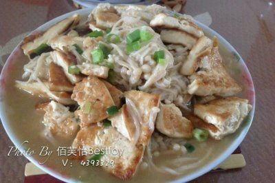 金针菇炖老豆腐