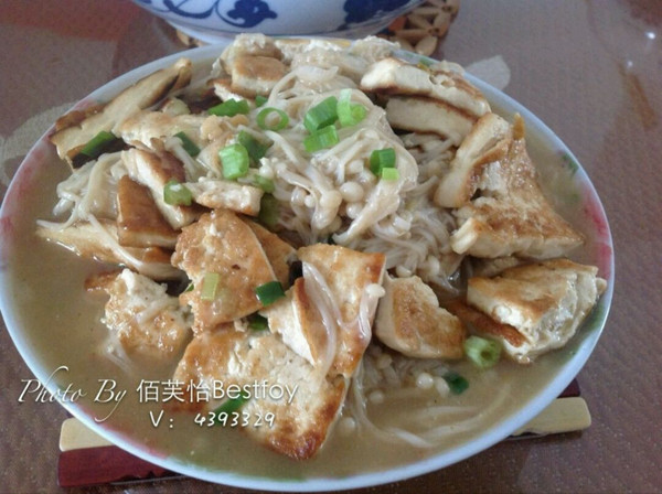 金针菇炖老豆腐