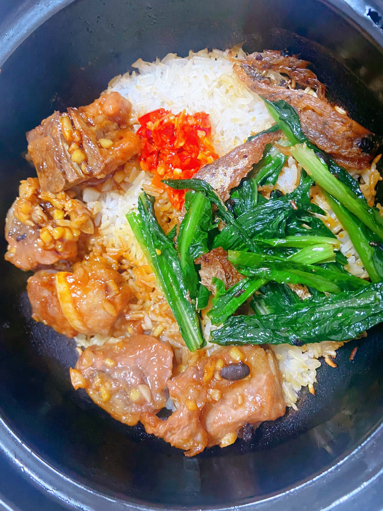 快速版排骨煲仔饭的做法