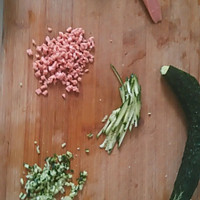 三鲜厚蛋烧的做法图解1