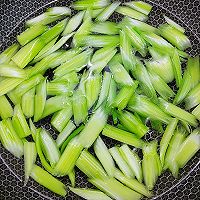 #轻食季怎么吃#牛肉炒西芹的做法图解10