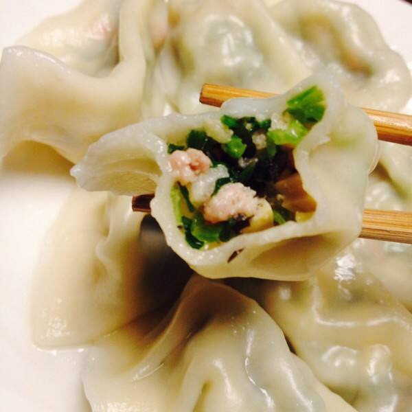 芹菜虾仁香菇肉馅水饺的做法