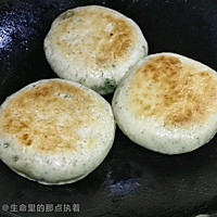 蓬松暄软鲜美可口的发面白菜猪肉馅儿饼来了的做法图解25