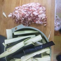 肉沫蒜茄子的做法图解1