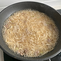 猪肉混汤面条的做法图解8