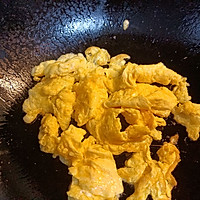 #流感季饮食攻略#简单快手的洋葱青椒炒鸡蛋的做法图解3