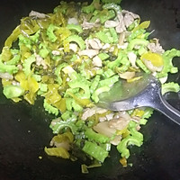 客家苦瓜酸菜煲的做法图解4