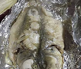 泰国风味烤鲈鱼的做法