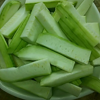 丝瓜肉片汤的做法图解1