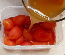 酸酸甜甜的配菜：酸梅小番茄的做法
