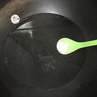 #春日时令，美味尝鲜#香椿炒鸡蛋的做法图解4