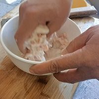 尖椒肉丝的做法图解1