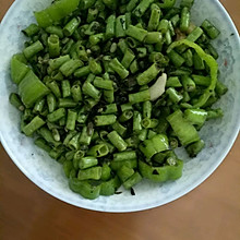 豆角粒炒榄菜