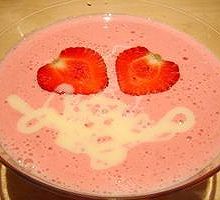 草莓豆腐奶
