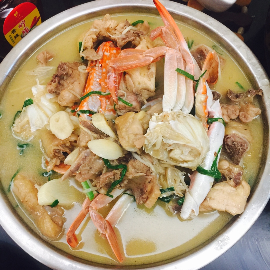 Stewed chicken with crab