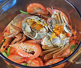 #开启冬日滋补新吃法#一锅鲜的姜葱焗虾蟹的做法