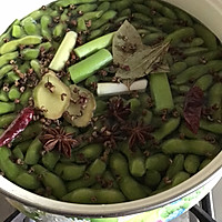 煮毛豆的做法图解2