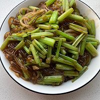 芹菜炒粉的做法图解4