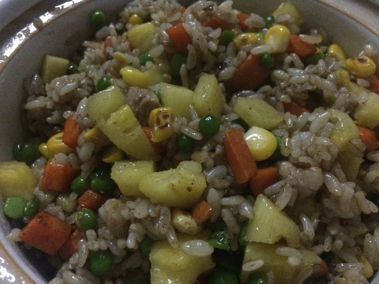 菠萝炒饭的做法