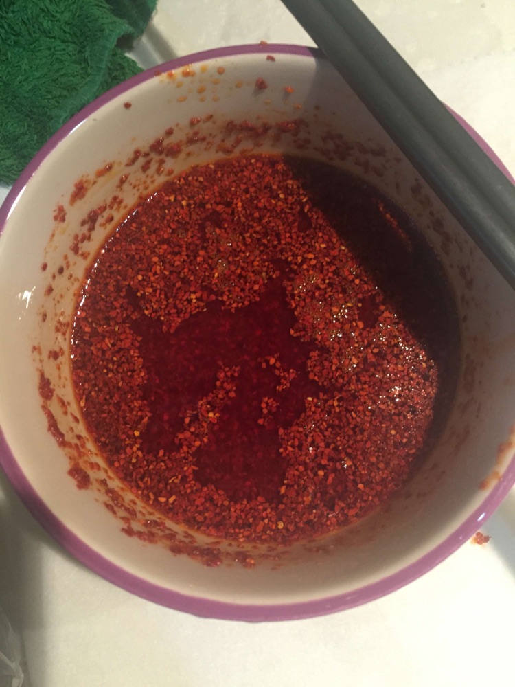 水煮鱼，麻辣牛蛙同时操作流程的做法图解3