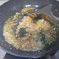 蒜蓉啫啫白膳煲的做法图解5