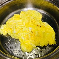泡椒酸菜鸡蛋米线的做法图解4