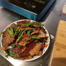 黔西黄粑炒回锅肉