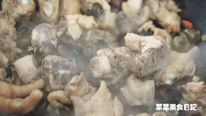 紫苏石螺焖鸡丨美味香气的做法图解9