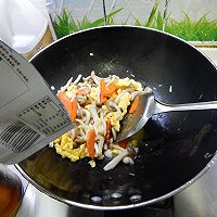 蟹味菇炒鸡蛋的做法图解14