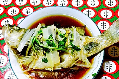 清蒸鲈鱼_健康饮食