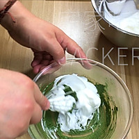 抹茶爆浆奶油松饼，清香与醇厚完美融合，一入口瞬间在口中弥漫开的做法图解5