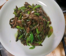 青椒炒茄丝的做法